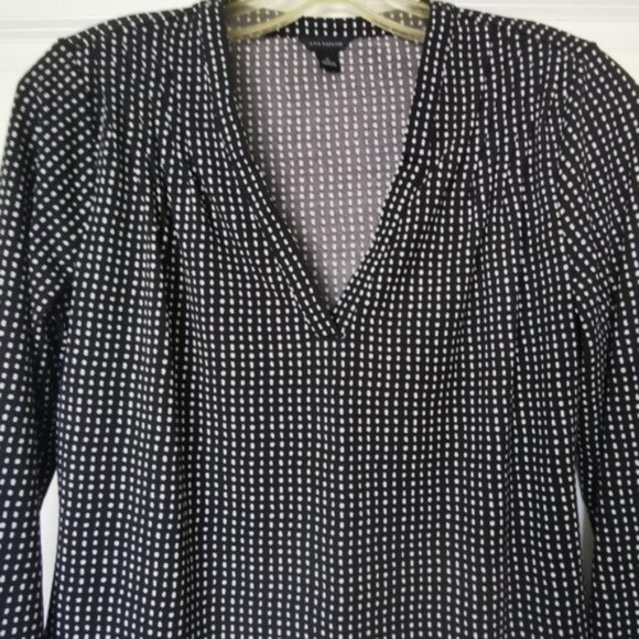 Ann Taylor geometric polka dot black an white blouse - Picture 2 of 3